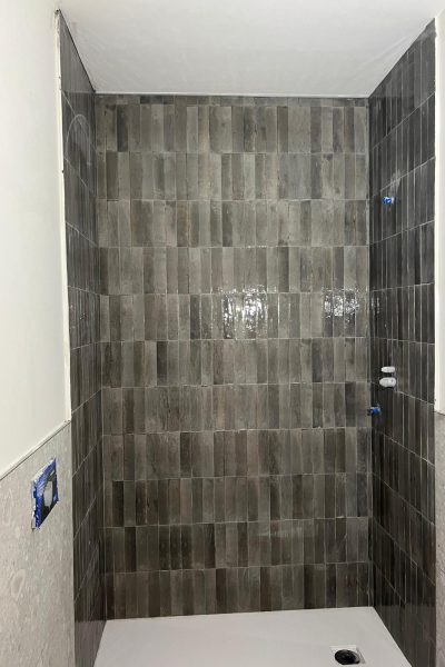 Doccia con piastrelle effetto pietra - Civitavecchia